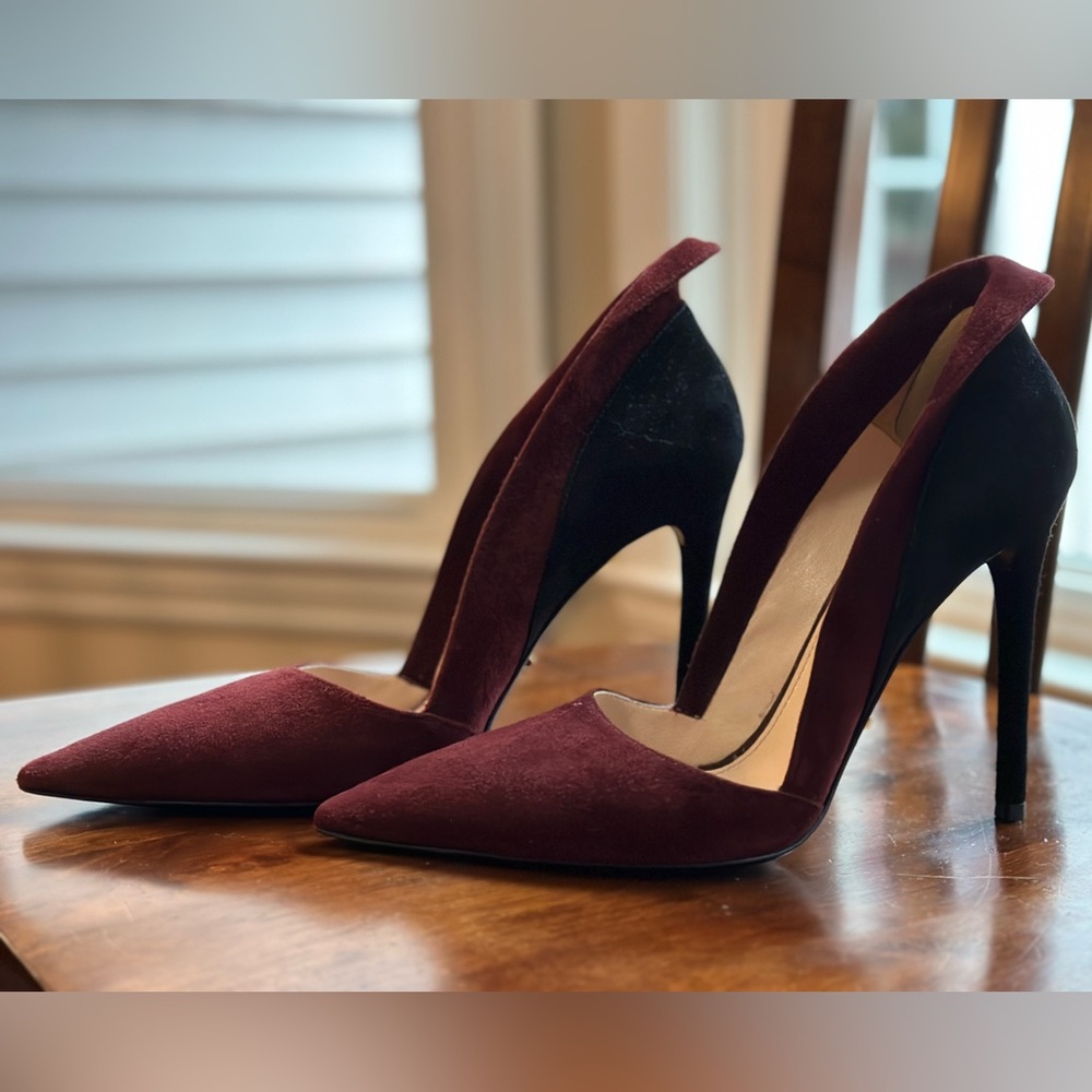 Prada Black and Burgundy suede 38.5 Women’s Dress Shoe